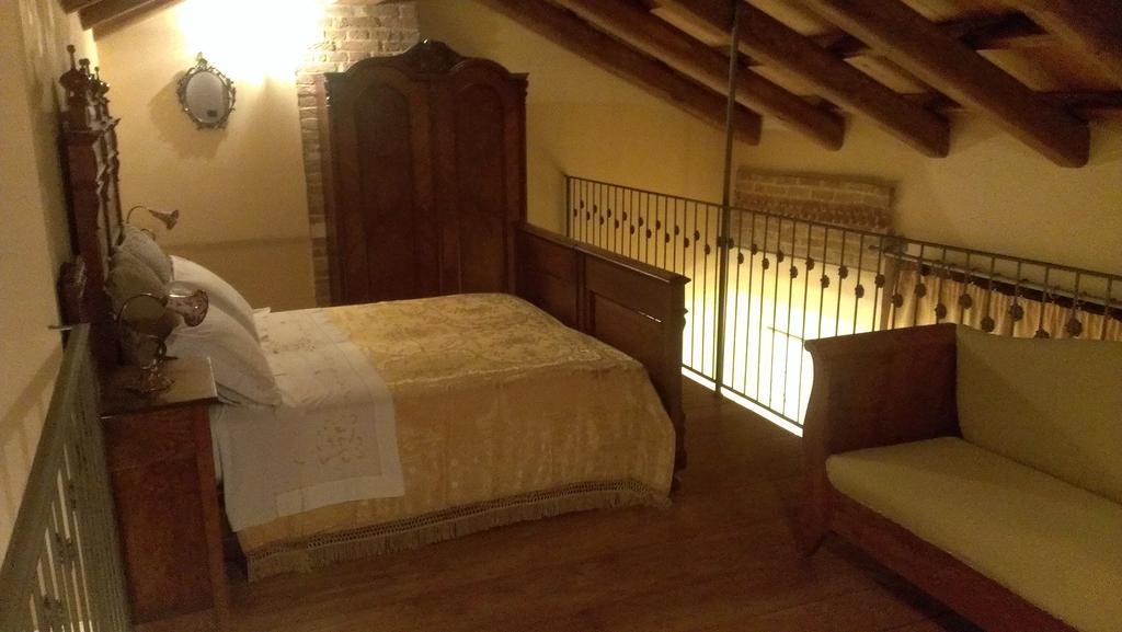 Agriturismo Ercolana Neviglie Δωμάτιο φωτογραφία